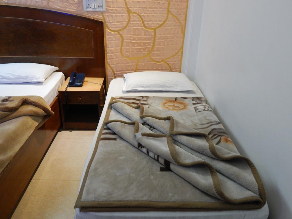 Airport Hotel Paradise International New Delhi Room photo